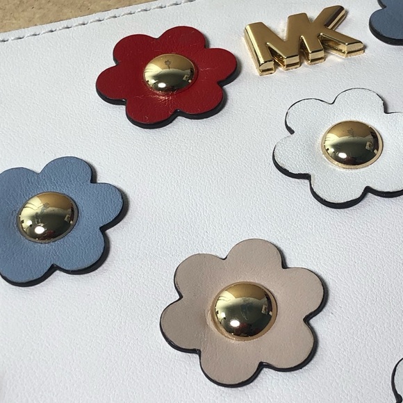 Michael Kors White Floral Appliqué Leather Wristlet - Picture 8 of 9